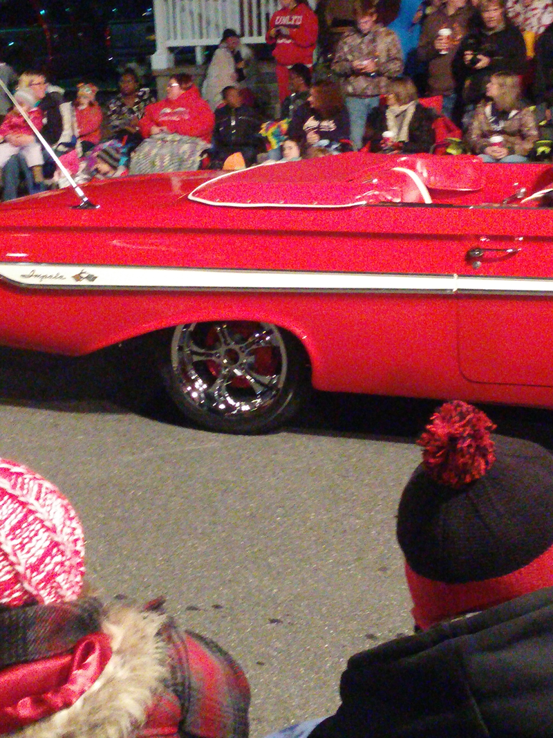 Illustration for article titled Halloween Parade Car Show Photodump